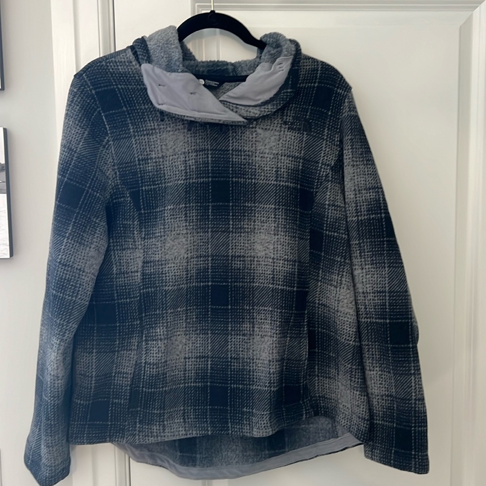 Women’s NorthFace Crescent Hooded Pullover